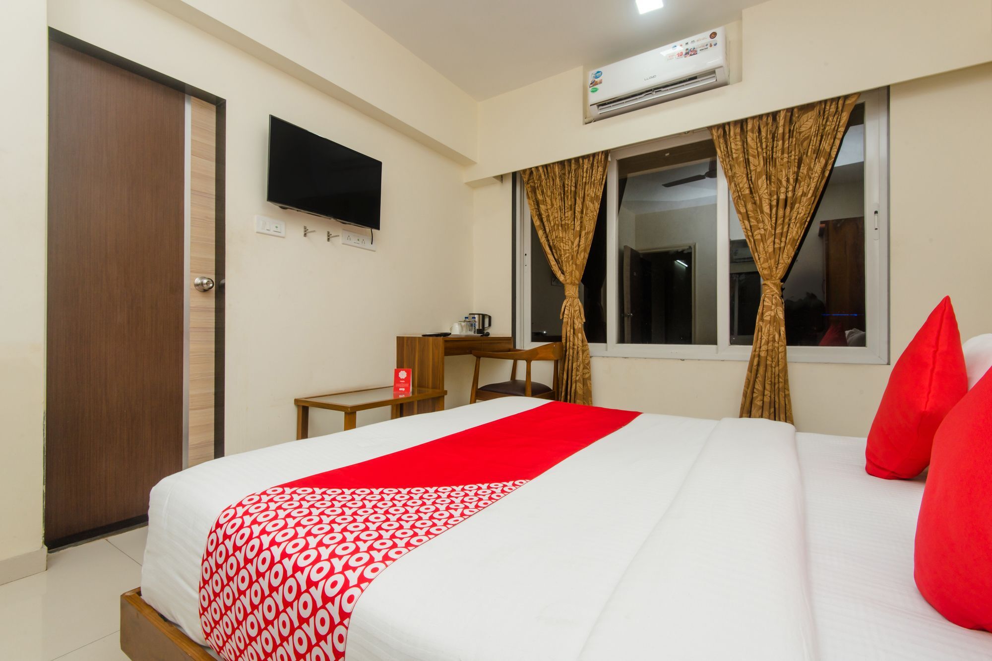 Oyo 11441 Hotel Blue Bells Residency Bombaj Exteriér fotografie