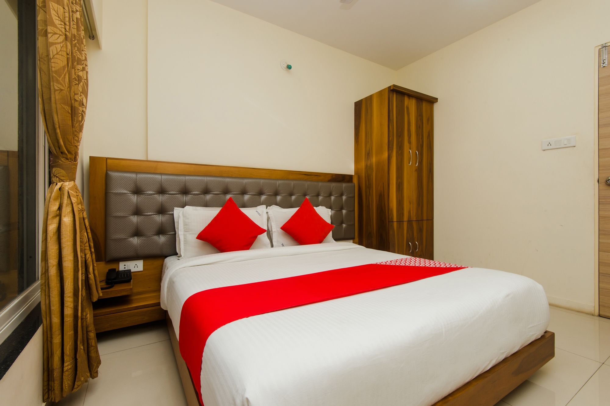 Oyo 11441 Hotel Blue Bells Residency Bombaj Exteriér fotografie